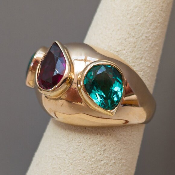 Three-Stone Tourmaline Dome Ring – 14 k Gold, Size 6¼ - Picture 14 of 15